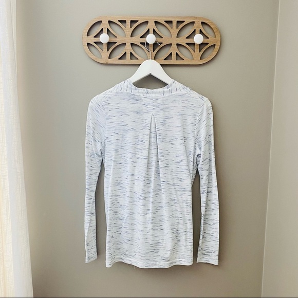 Akem + Kin by Anthro. Wrap Long Sleeve Top Gray Sz XXS - Picture 8 of 9